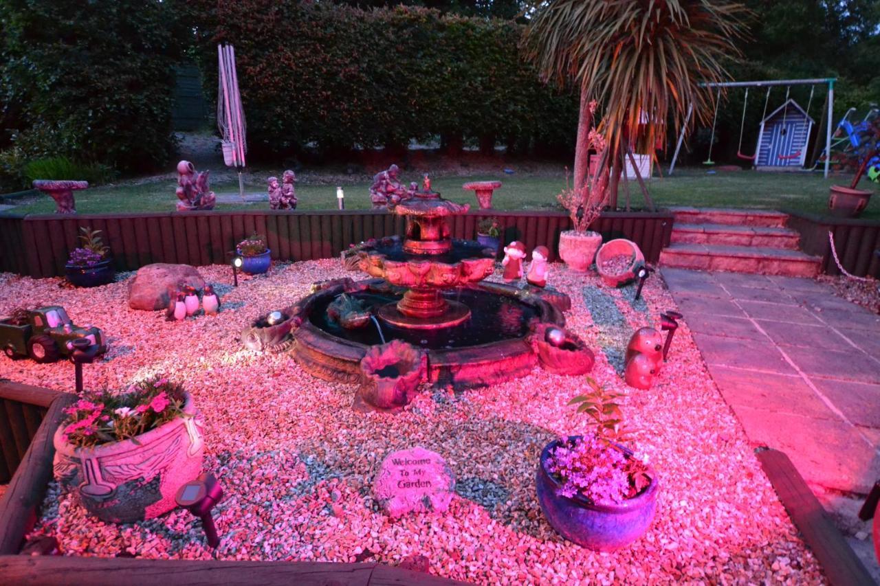 Castle Green Bed And Breakfast アッシュボーン エクステリア 写真