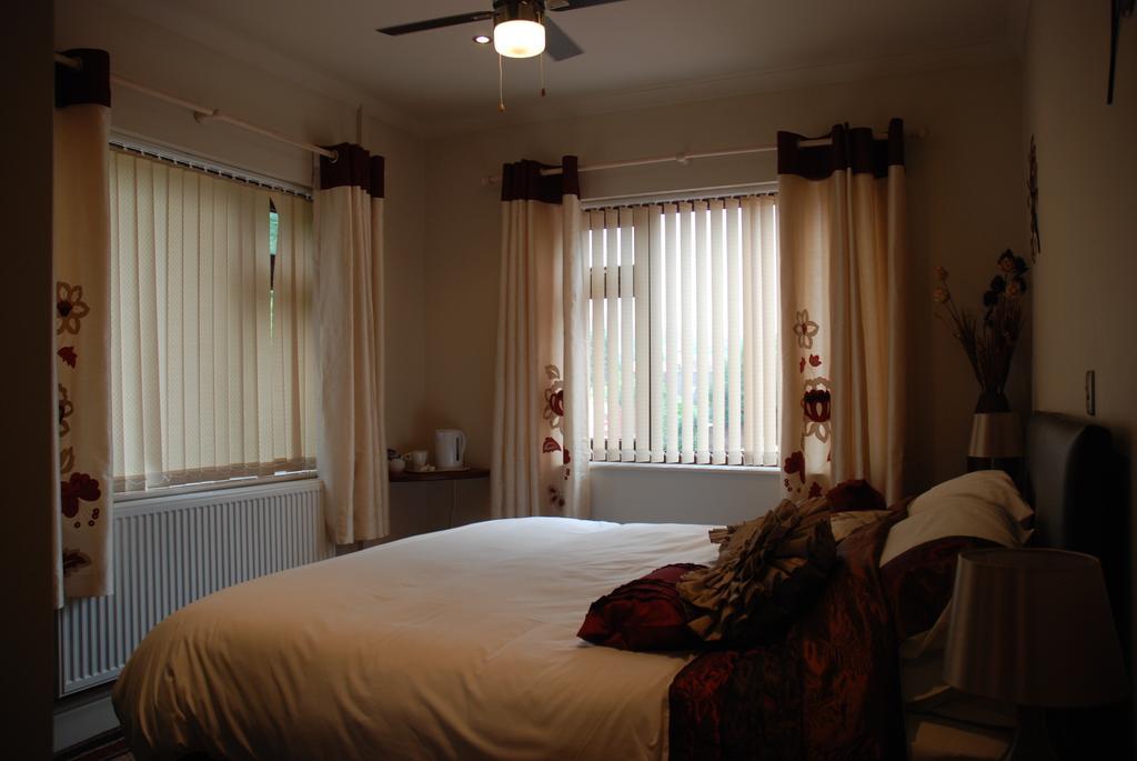 Castle Green Bed And Breakfast アッシュボーン エクステリア 写真