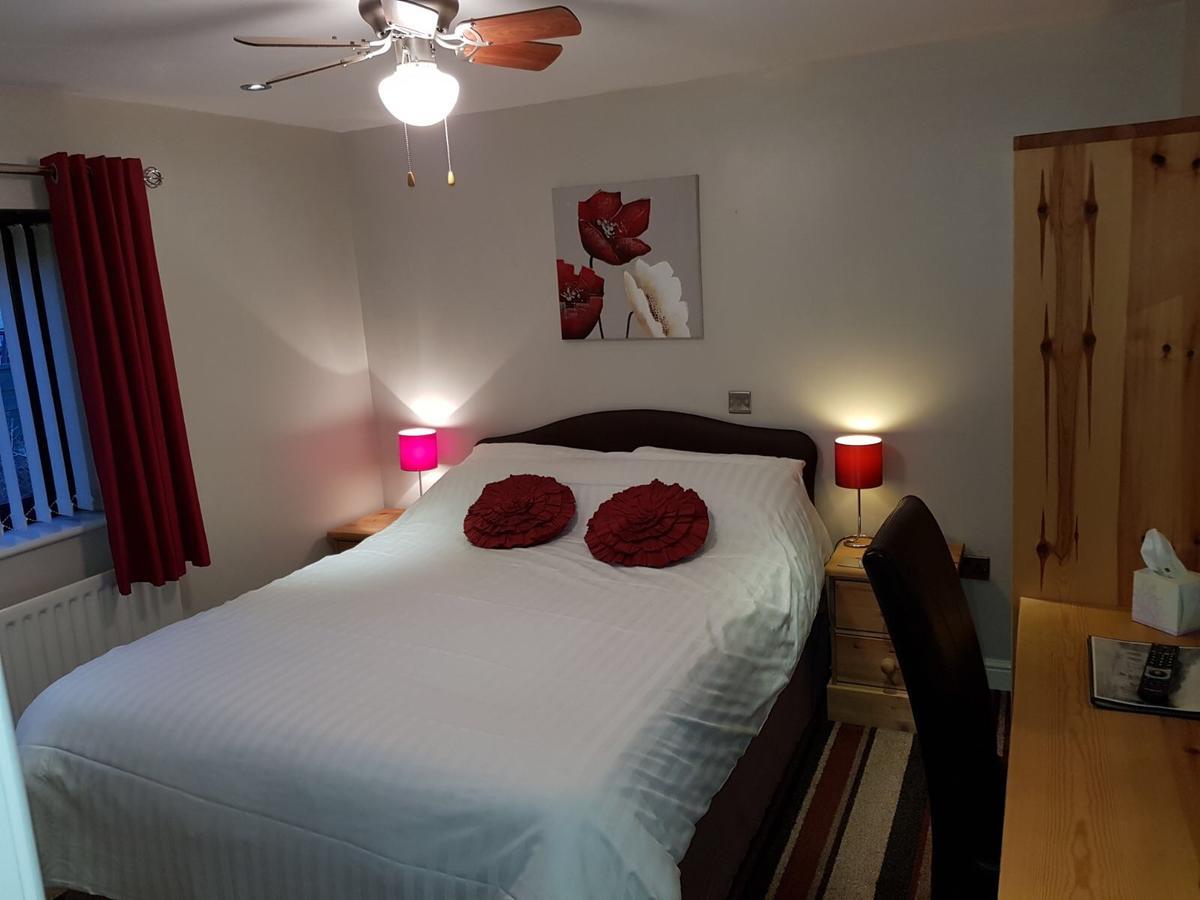 Castle Green Bed And Breakfast アッシュボーン エクステリア 写真