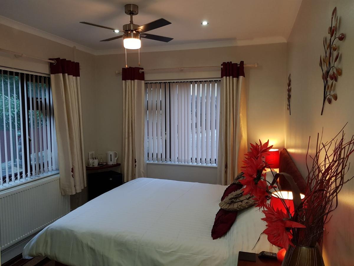 Castle Green Bed And Breakfast アッシュボーン エクステリア 写真